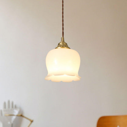Odette – Französische Retro-Hängelampe im Maiglöckchen-Design