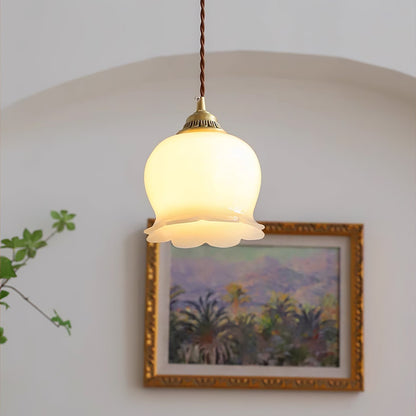 Odette – Französische Retro-Hängelampe im Maiglöckchen-Design