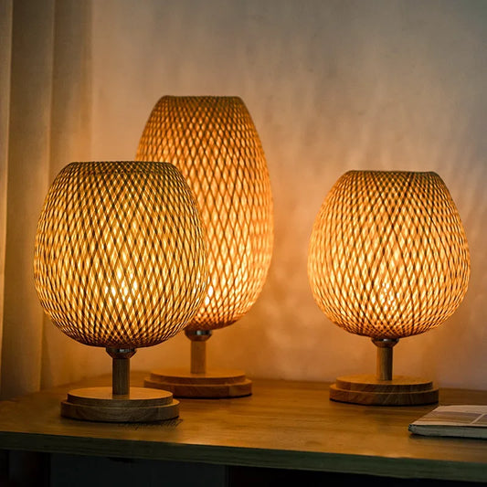 Tischlampe Aus Bambusgewebe Im Japanischen Stil