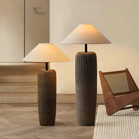 Winnie – Rustikale Holz-Stehlampe mit Retro-Charme