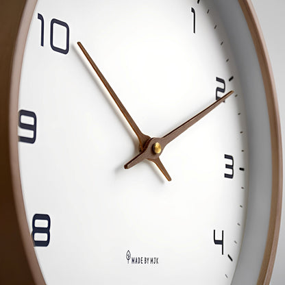 Janice – Skandinavische Wanduhr im schlichten Holzstil