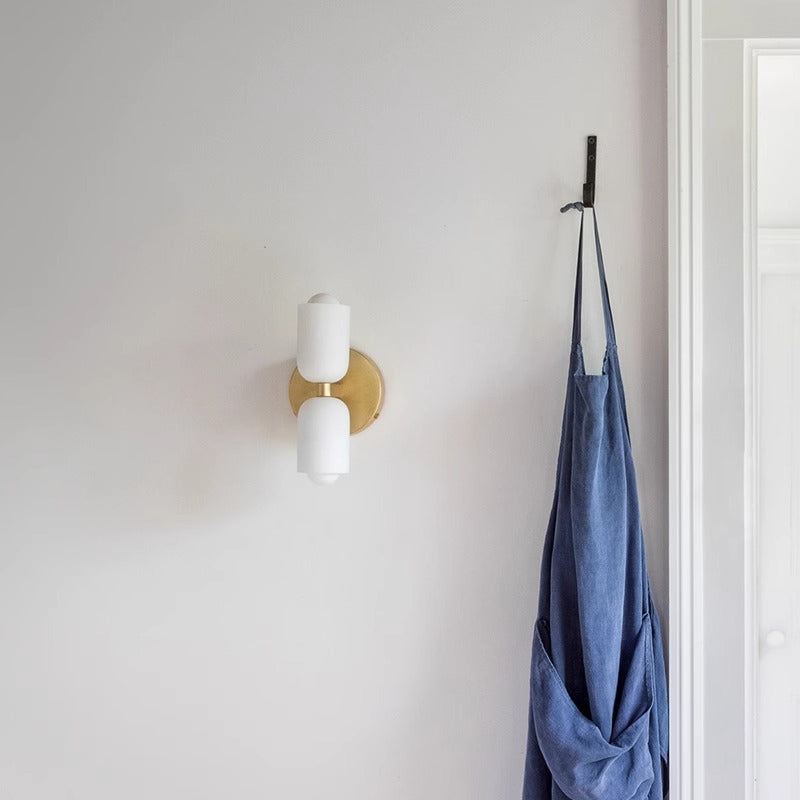 Sam – Schlichte Acryl-Wandlampe