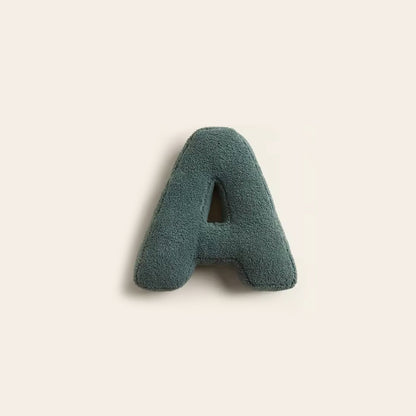 Lexa – Flauschiges Buchstaben-Kissen aus Plüsch