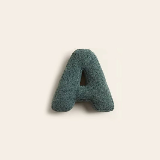 Lexa – Flauschiges Buchstaben-Kissen aus Plüsch