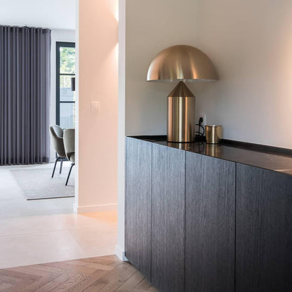 Stella – Metall-Tischlampe im Skulptur-Design