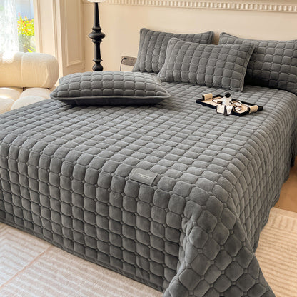 SoftGrid – Kuschelige Tagesdecke mit moderner Rautentextur