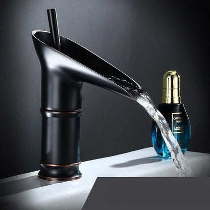 Nordic Cascade - Antiker Wasserhahn für Waschbecken
