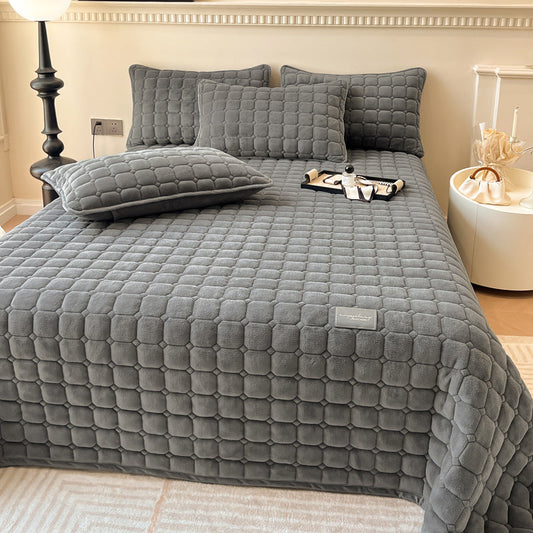 SoftGrid – Kuschelige Tagesdecke mit moderner Rautentextur