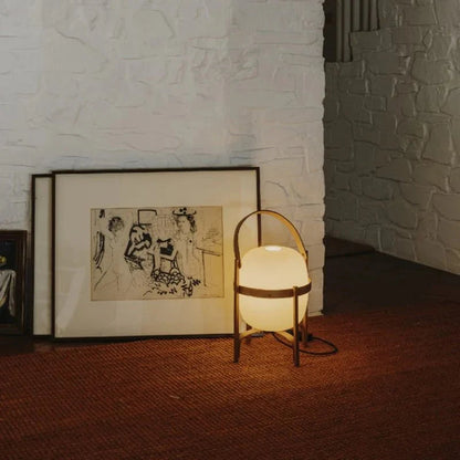 LichtKorb – Elegante Tischleuchte im Cesta-Stil