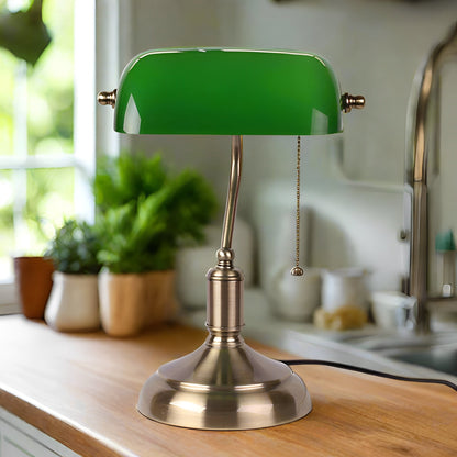 Theresa – Europäische Tischlampe mit Glasfuß: Klassischer Look trifft zeitlose Eleganz