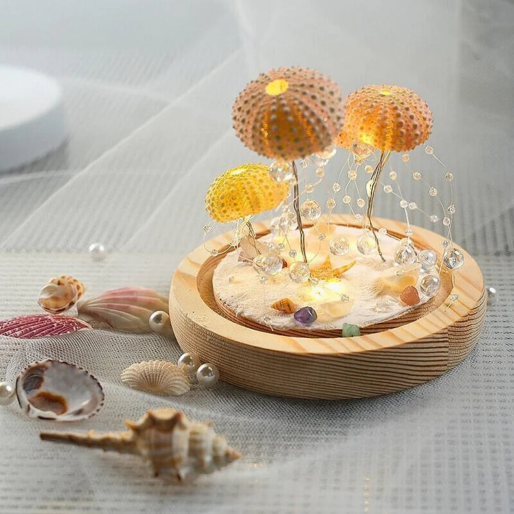 Nerida – Handgemachte Seeigel-Qualle Nachtlampe