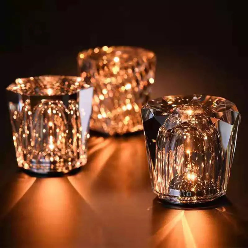 Aurelia – Kabellose Kristalllampe für den Tisch mit LED-Technologie