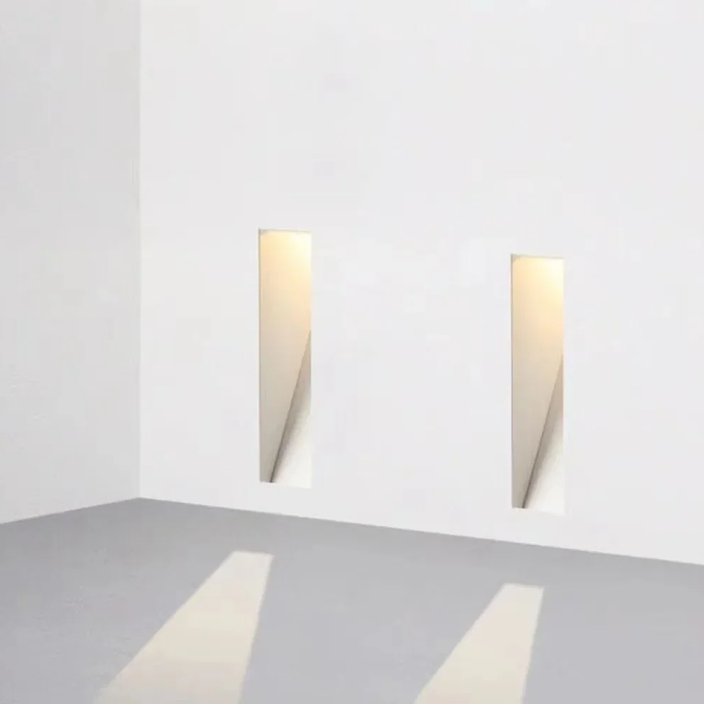 Gregor – Schlichte Treppen Kick Lampe