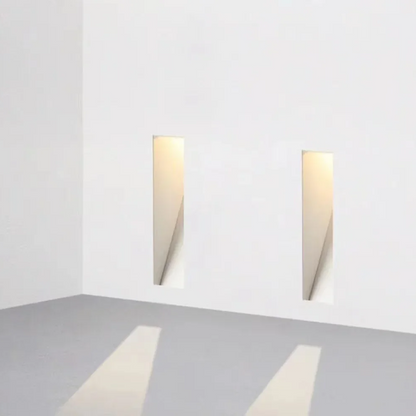 Gregor – Schlichte Treppen Kick Lampe
