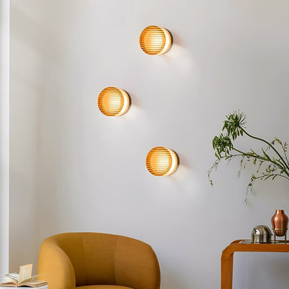 Kira – Skandinavische Wandlampe mit Wellenmuster