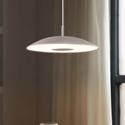Inari – Deckenleuchte im minimalistischen Bauhaus-Design