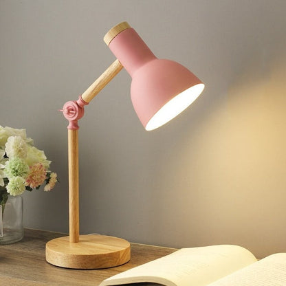 Verstellbare LED-Schreibtischlampe aus Holz