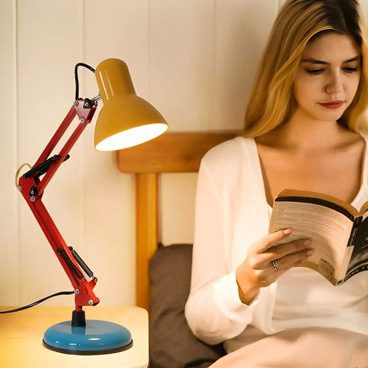 Felice – Einfache Schreibtischlampe mit langem Arm