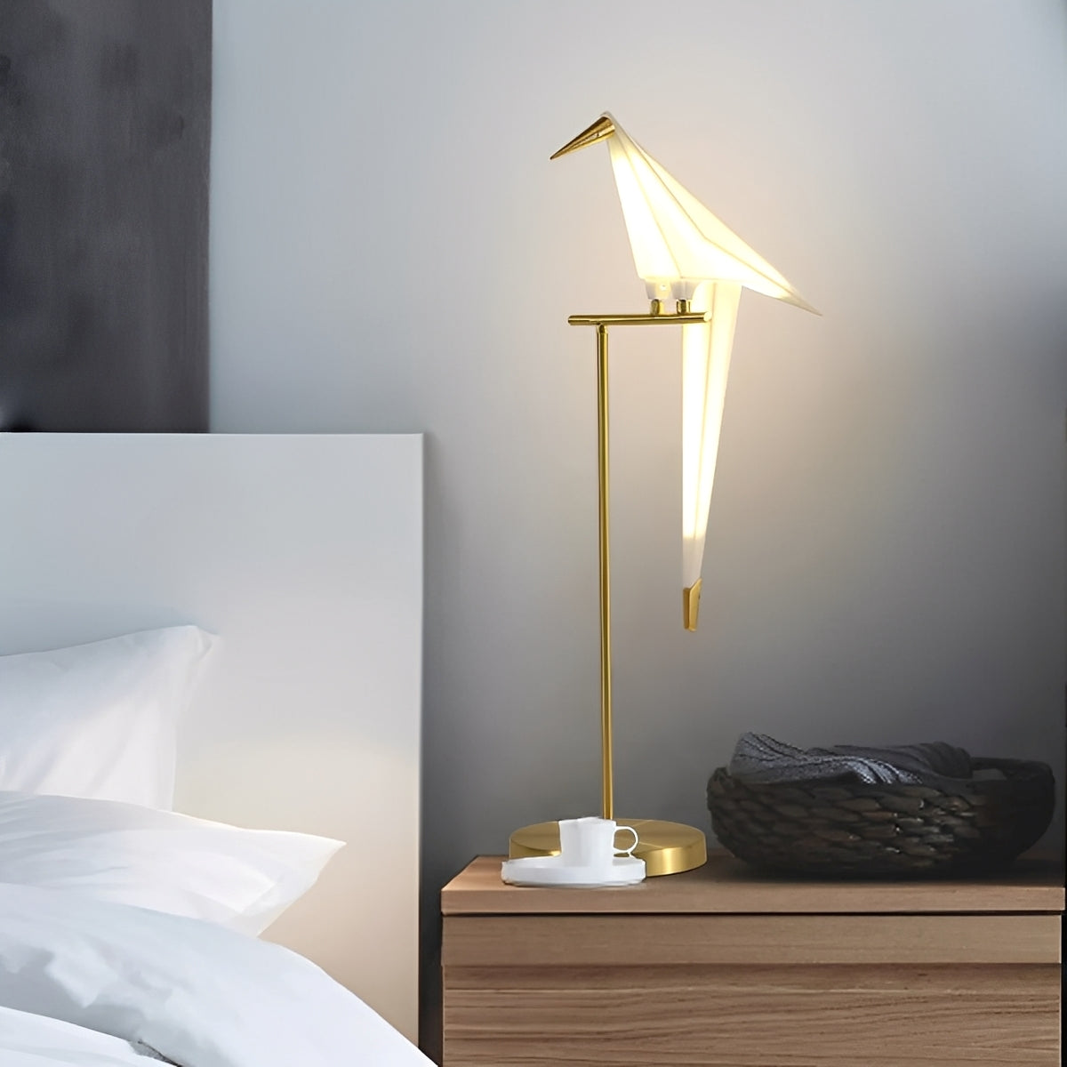 Origa – Zeitgemäße Tischlampe im Kranich-Design