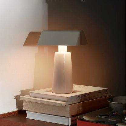 Eira – Moderne LED-Tischlampe