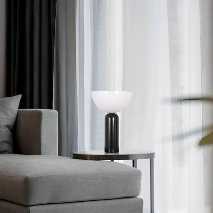 Raja – Schicke Tischlampe mit Marmorfuß und stilvollem Design