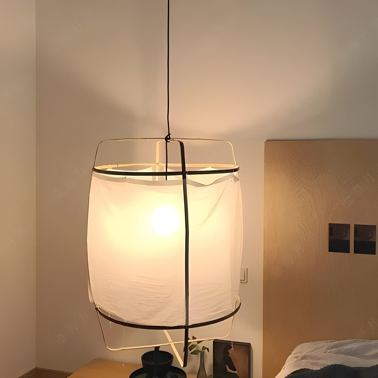 Yuka – Schlichte Deckenlampe aus Gaze und Bambus