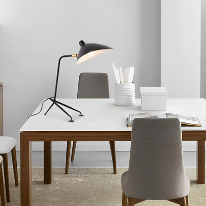Kaya – Moderne Lampe mit Entenschnabel-Design im nordischen Stil