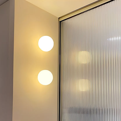 Mira – Einfache Glaskugel-Wandlampe