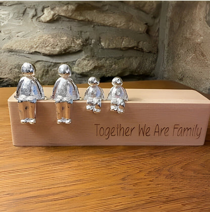 Herzbande – Handgemachte Familienfigur aus Kunstharz