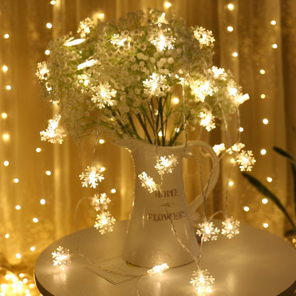 Eira – Schneeflocken-Lichterkette mit Fernbedienung
