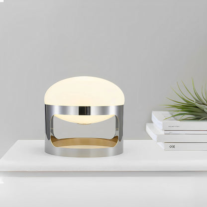 Lior – Edelstahl-Tischlampe im modernen Luxusdesign