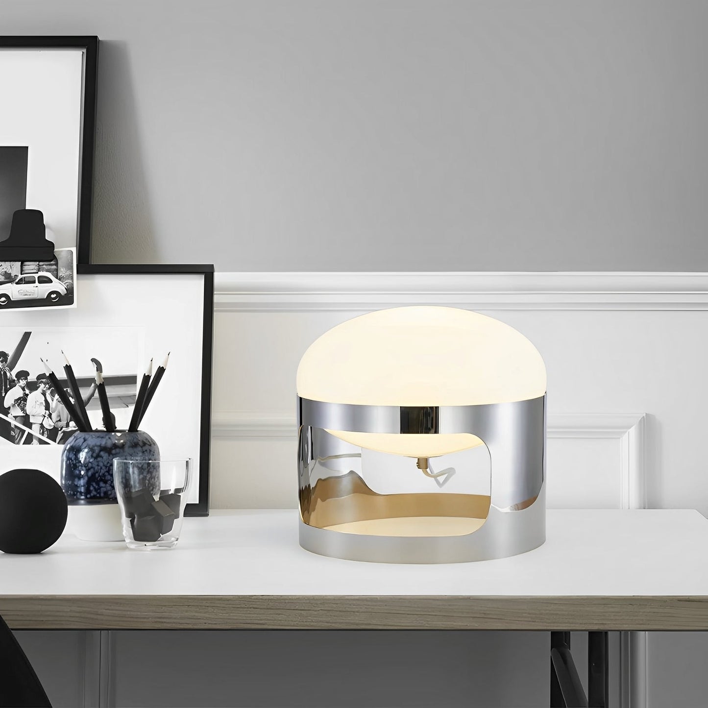 Lior – Edelstahl-Tischlampe im modernen Luxusdesign