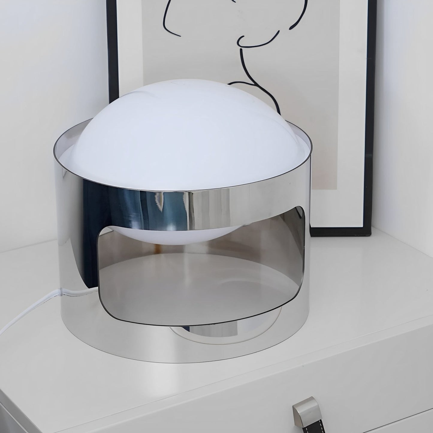 Lior – Edelstahl-Tischlampe im modernen Luxusdesign
