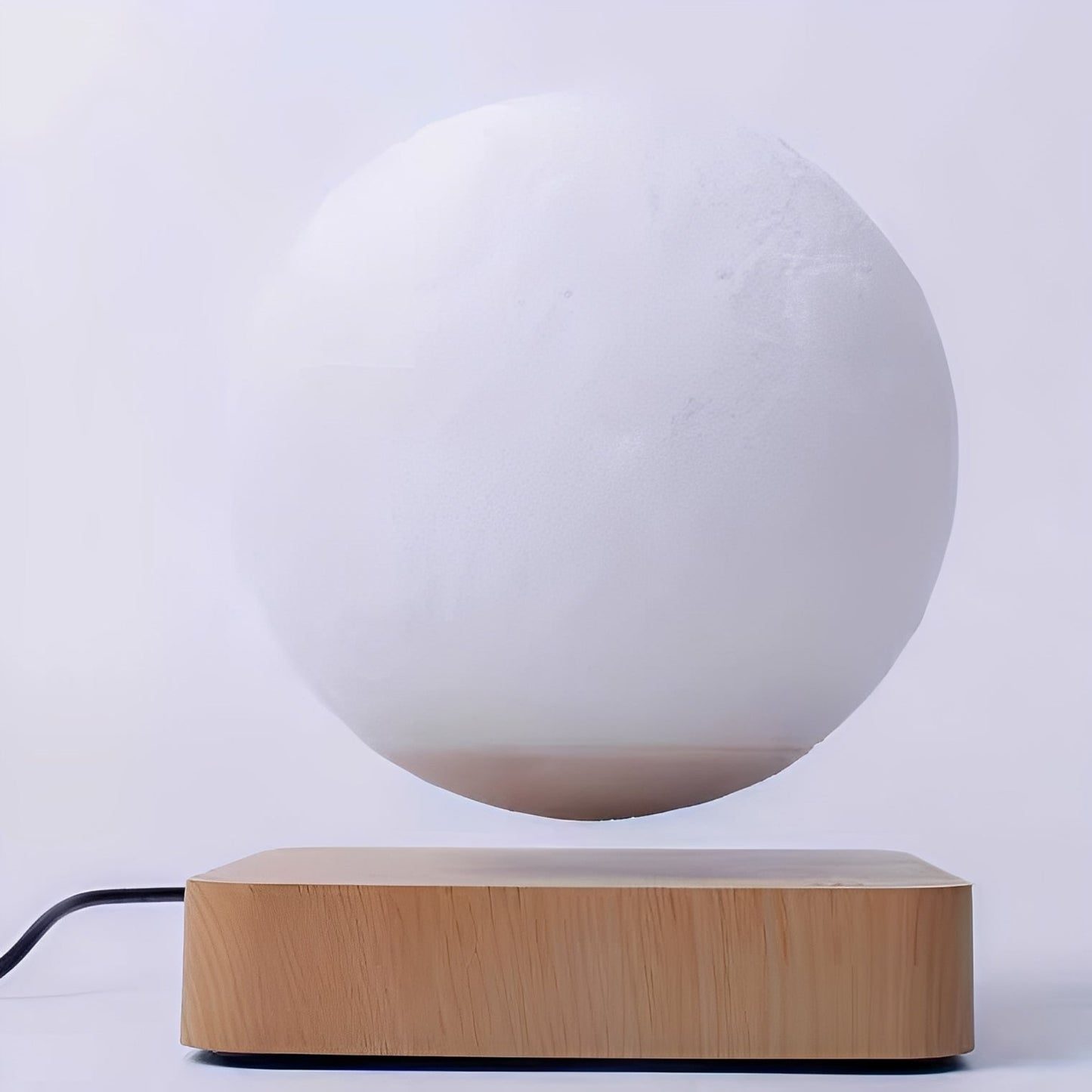 Lunaris – Schwebende 3D-Mondleuchte