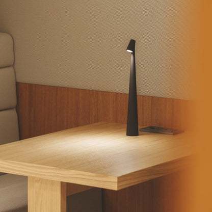Moderne kleine Tischlampe für Nachttisch