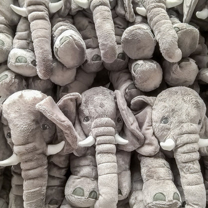 EleSnug – Niedliches Kuschelkissen in Baby-Elefantenform