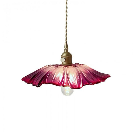 FloraLicht – Verspielte Blüten-Deckenleuchte im Vintage-Design