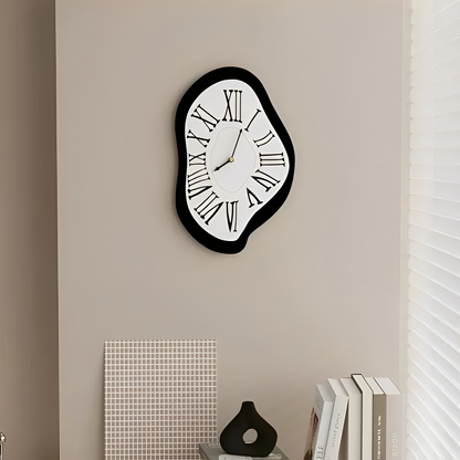Aurel – Geräuschlose Wanduhr mit römischen Zahlen