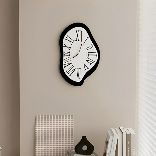Aurel – Geräuschlose Wanduhr mit römischen Zahlen