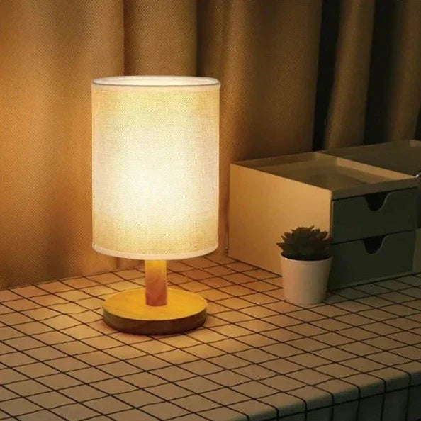 Lunora – Nachtlampe aus massivem Holz