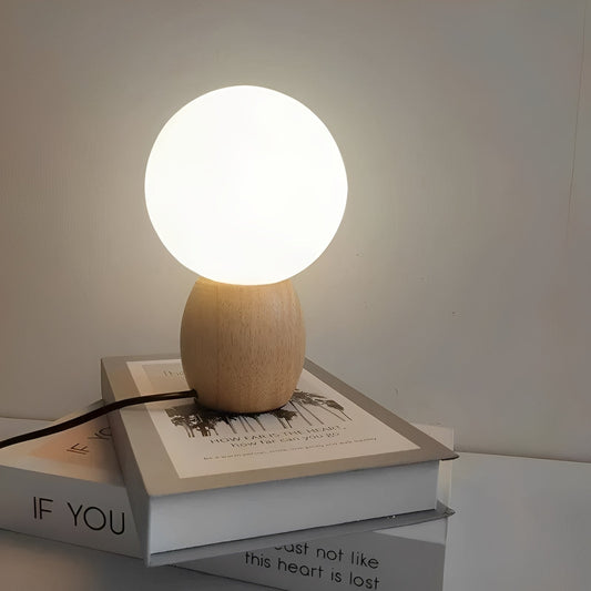 Nozomi – Schlichte Glastischlampe mit LED