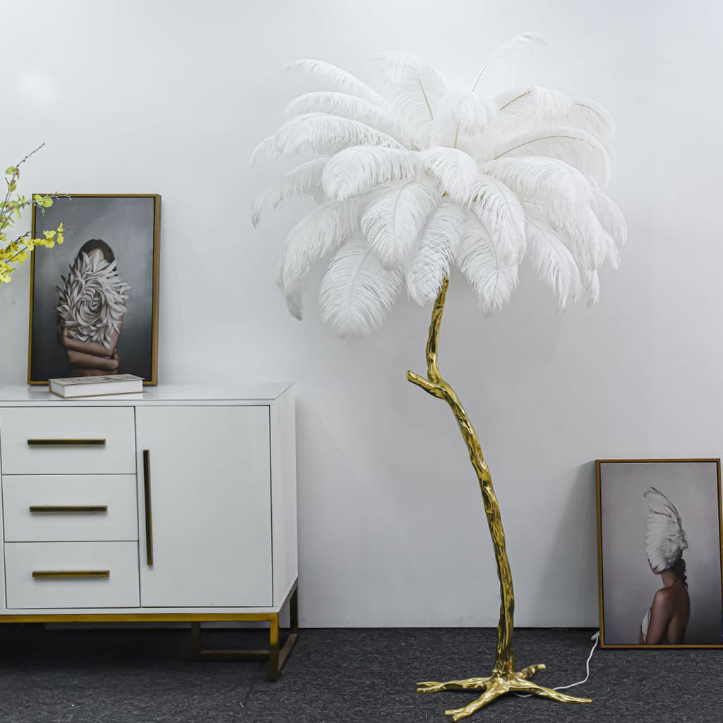 Franz – Dekorations-Stehlampe aus Resin mit Federn