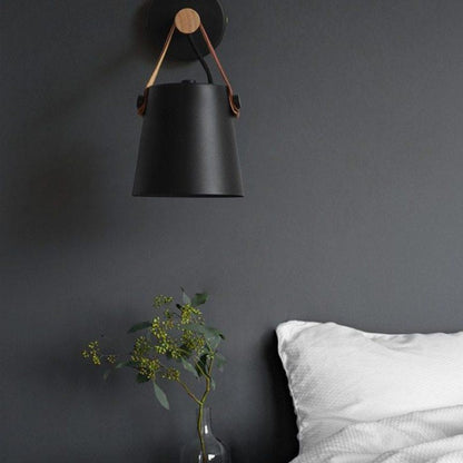Elin - Hängende Wandleuchte im nordischen Holzdesign