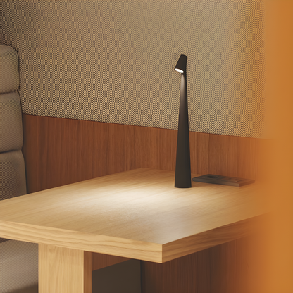LichtRein – Kabellose LED-Tischleuchte mit Touchfunktion & schlankem Design
