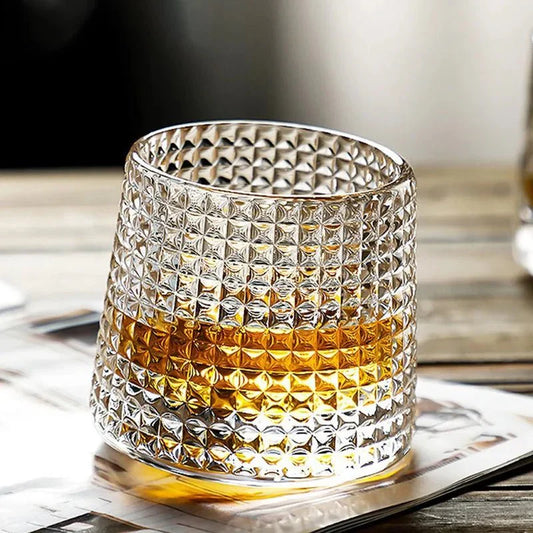 WaveWhisk – Whiskyglas mit strukturiertem Welleneffekt