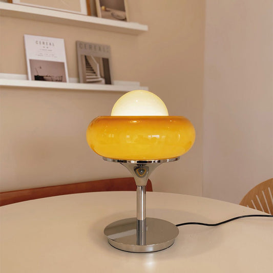 BauLicht – Gelbe Bauhaus-Tischlampe