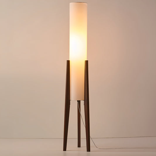 Edda – Stehlampe aus Walnussholz